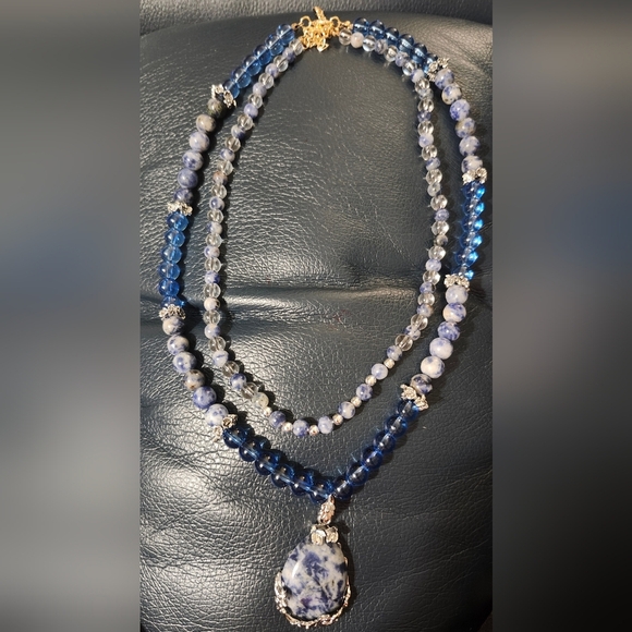 Sodalite Beaded Necklace With A Sodalite Pendant And Beads, - Picture 2 of 6